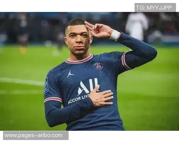 西媒报道姆巴佩对科纳特与于帕的评价称两人都是顶级球员