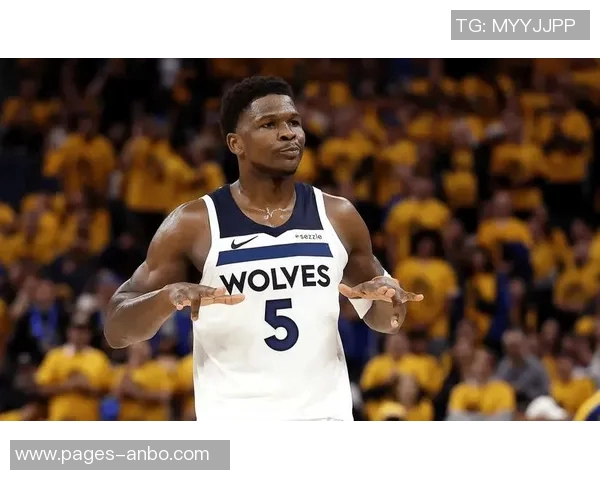 爱德华兹表现出色19投9中砍下31分8篮板5助攻三分球命中率高达50